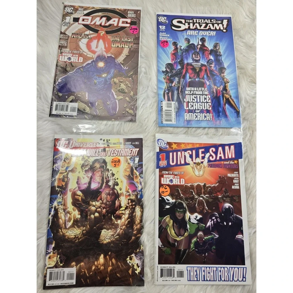 DC Comics - 12 Comic Books! Random Assortment Comics Great Condition! B37